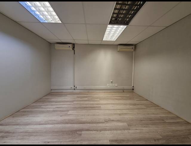 87M² OFFICE TO LET IN TYGER WATERFRONT